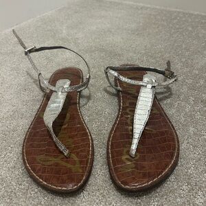 Sam Edelman Silver T-Strap Croc-Textured Sandals